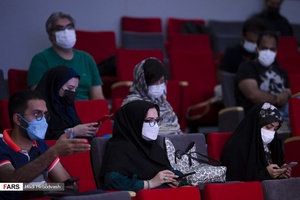 حضور خبرنگاران در نشست خبری محمد مهدی عسگرپور دبیر صنف VOD