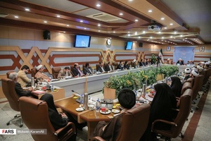 هم اندیشی بازخوانی اندیشه های امام خامنه ای 