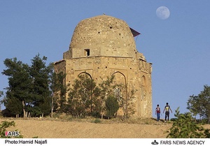 بقعه چهل دختران در روستای تاریخی توران پشت - شهرستان تفت