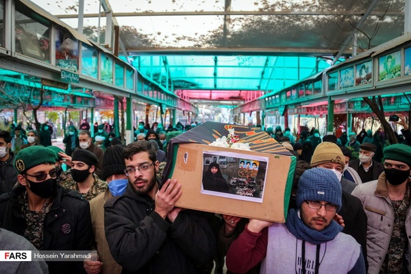 مراسم تشییع مادر سه شهید والامقام درقم