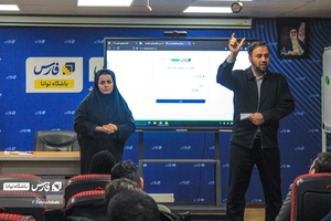 توضیحات علیرضا طاهری رئیس دانشکده رسانه خبرگزاری فارس درمورد فضای آموزشی در جلسه توجیهی با دانشجویان جدید الورود