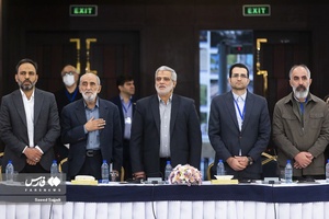 مهدی عرفاتی مدیرعامل خبرگزاری ایسنا، محمدامین میرزایی مدیرعامل خبرگزاری برنا، مجید قلی‌زاده مدیرعامل خبرگزاری تسنیم، حسین شریعتمداری مدیرمسئول روزنامه کیهان و فرشاد مهدی‌پور معاون مطبوعاتی وزارت ارشاد در مجمع عمومی اوآنا