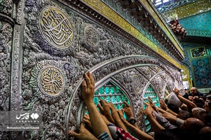 آئین تعویض پرچم گنبد و پوش ضریح حرم مطهر رضوی