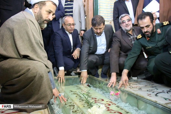 ادای احترام مدیران سمنان به آستان مقدس امام‌زاده یحیی (ع)