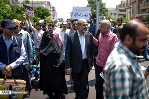 احمد وحیدی عضو  مجمع تشخیص مصلحت نظام در راهپیمایی روز جهانی قدس ۹۸ 