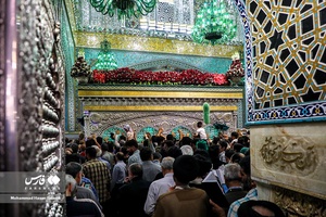 آئین تعویض پرچم گنبد و پوش ضریح حرم مطهر رضوی
