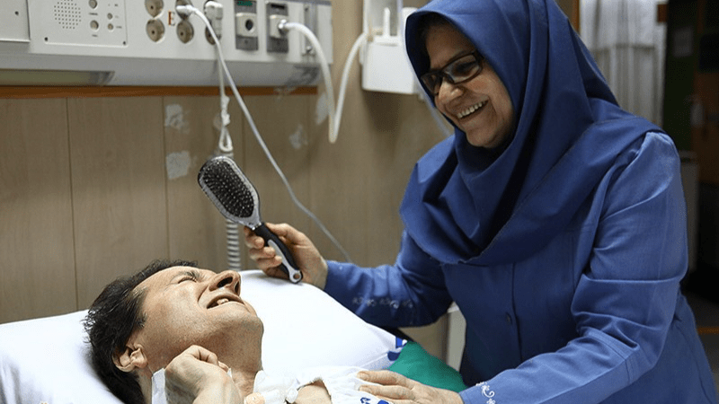 تکه‌ای از چفیه رهبر شهید سهم من شد