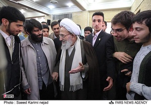 آیت الله مهدوی کنی در مراسم عمامه گذاری در دانشگاه امام صادق(ع)
