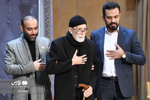  غلامرضا سازگار شاعر و پیرغلام اهل بیت علیهم السلام در مراسم عصر شعر فاطمی 