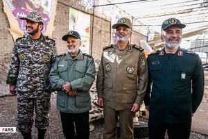 سردار حاجی زاده، سرلشکر موسوی، سرلشکر رشید و امیر صباحی فرد در مرحله پایانی رزمایش مشترک پدافند هوایی 98
