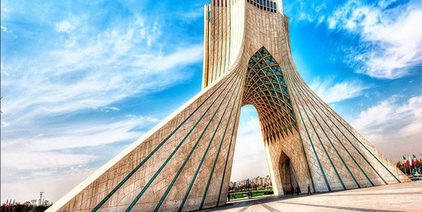فرونشست میدان آزادی