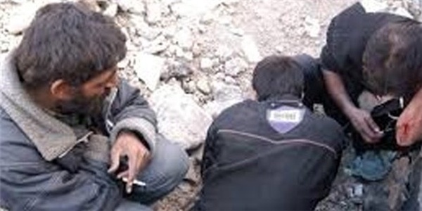 معتاد متجاهر