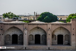 کاروانسرایی در دشت طلایی ری