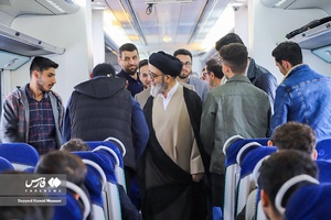  دیدار صمیمانه آل هاشم  با دانشجویان در قطار