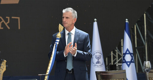 دیوید بارنیع