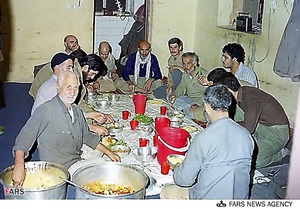 سفره اطعام رزمندگان هشت سال دفاع مقدس