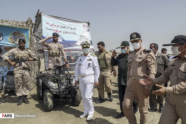 حضور سردار سرتیپ قاسم تقی زاده جانشین وزیر دفاع و پیشتیبانی،امیر دریادار حسین خانزادی فرمانده نیروی دریایی ارتش  و   امیر دریادار حبیب الله سیاری معاون هماهنگ کننده ارتش در رزمایش موشکی ارتش در شمال اقیانوس هند