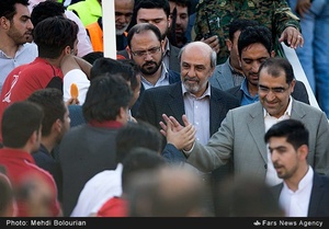 حضور حسن قاضی زاده هاشمی وزیر بهداشت و محمود گودرزی وزیر ورزش و جوانان در استادیوم آزادی