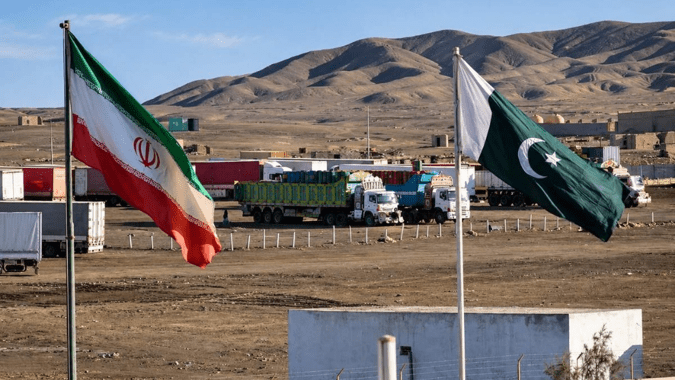 راز صف‌های یک‌ماهه کامیون‌ها در مرز ریمدان