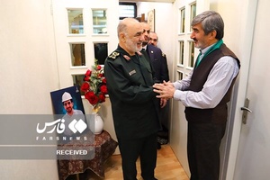 دیدار فرمانده کل سپاه با خانواده شهیدان معصومی و میرزایی