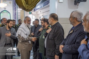 حضور سردار محمدرضا نقدی معاون هماهنگ‌کننده سپاه پاسداران انقلاب اسلامی درمراسم ختم والده سردار سید قاسم قریشی  جانشین رئیس سازمان بسیج مستضعفین