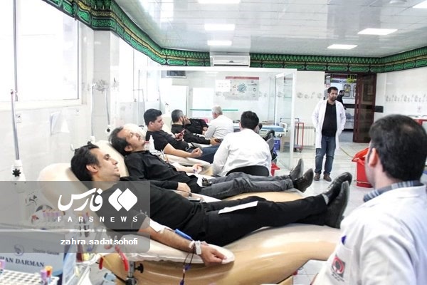 اهدای خون خبرنگاران قمی در آستانه روز خبرنگار