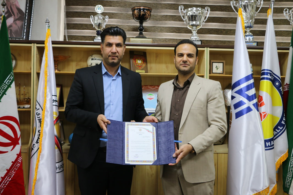 دبیر فدراسیون هندبال 