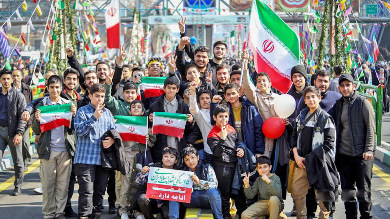 باتوم بدون درد پلیس فرانسه؛ معلم ایرانی از مشاهداتش در پاریس می‌گوید