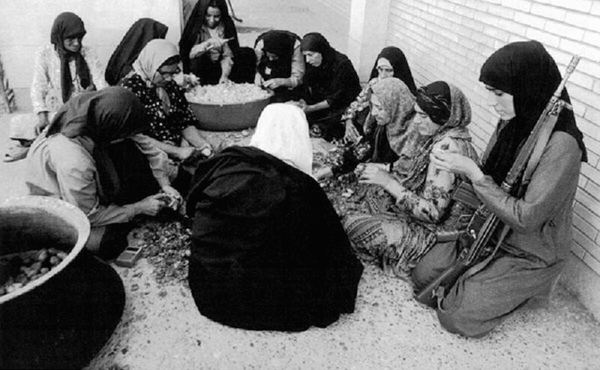 جنگ که به خانه رسید؛ مادرها هم رزمنده شدند