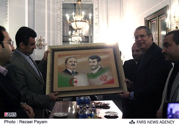 بازدید سید حسن موسوی رئیس سازمان میراث فرهنگی از نمایشگاه صنایع دستی الجزایر