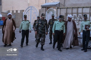 لحظه اعلام خبر شناسایی هویت شهید گمنام به خواهر شهید «حسین علامه»