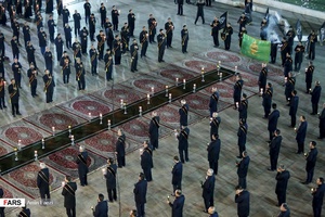 لاله گردانی خدام حرم شاهچراغ(ع)