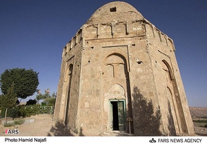 بقعه چهل دختران در روستای تاریخی توران پشت - شهرستان تفت