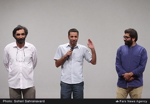 از راست: هادی نائیجی، دانش اقباشاوی و هادی مقدم‌دوست کارگردانان فیلم سینمایی«هیهات» در اکران خصوصی این فیلم