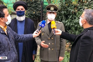 حضور وزير دفاع در منزل شهيد فخری زاده