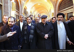 بازدید عباس آخوندی وزیر راه و شهر سازی از از سرای سعدالسلطنه قزوین در قزوین