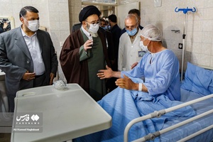 بازدید حجت‌الاسلام و المسلمین سید محمدعلی آل‌هاشم نماینده ولی فقیه در استان آذربایجان‌شرقی و امام جمعه تبریز از بیمارستان علوی تبریز، همزمان با انجام 60 عمل جراحی رایگان چشم  در این بیمارستان