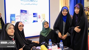 فعالیت غرفه‌داران خبرگزاری فارس و باشگاه توانا در نمایشگاه رسانه ها