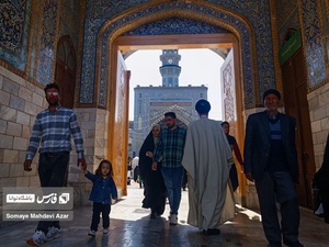 اقشار مختلف مردم از نقاط مختلف کشور به حرم مطهر امام رضا (ع) آمدند
