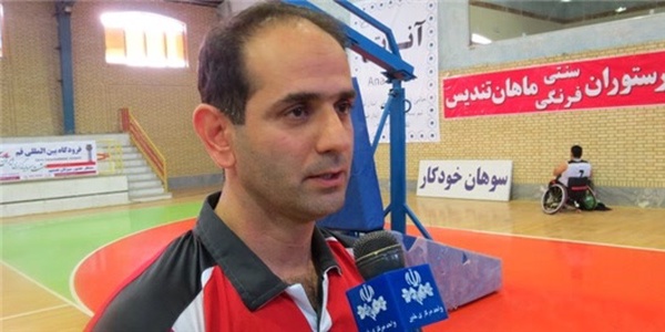 عباس خاکی سرمربی تیم بسکتبال با ویلچر ایثار ماهان‌تندیس قم