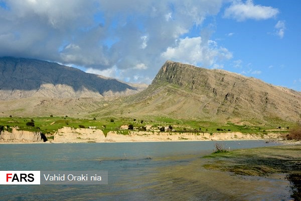 بهار دشت سوسن در انتظار مسافران نوروزی 