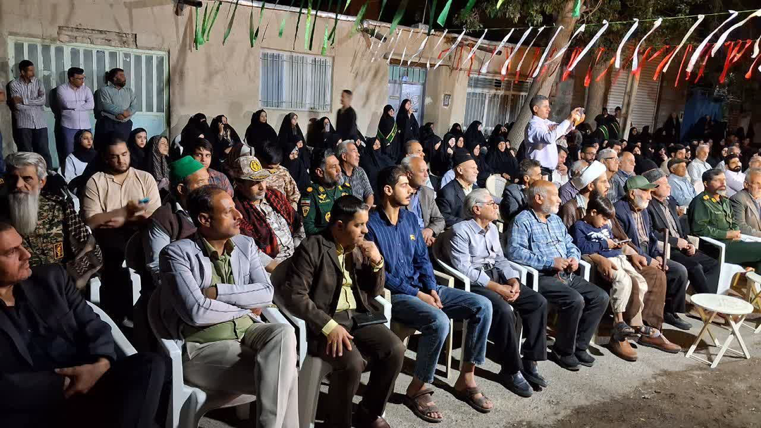 نام شهید بر دلها ماندگار شد / نصب پلاک افتخار بر سر در منزل پدر شهید علی‌اکبر شهپری