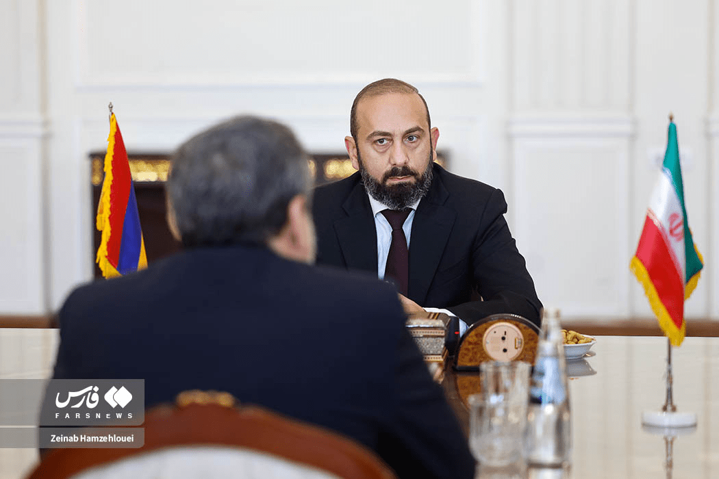 دیدار عراقچی با وزیرخارجه ارمنستان