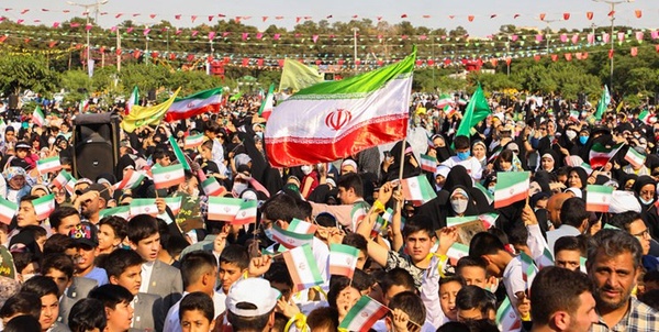 هم‌خوانی سرود «سلام فرمانده» توسط دهه نودی‌های شهرری