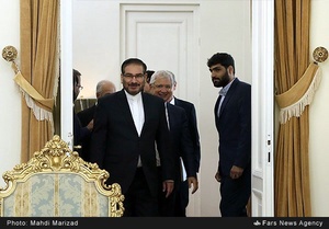 ورود کلود بارتلون رئیس مجلس فرانسه و علی شمخانی دبیر شورای عالی امنیت ملی به محل دیدار 