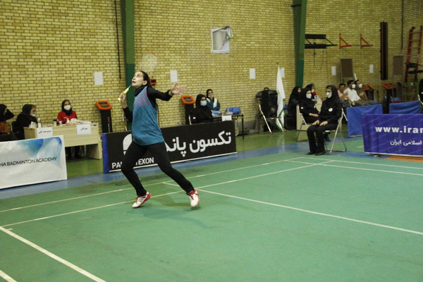 یگانه کرمانی