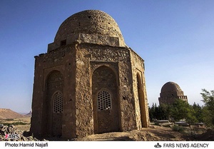 بقعه چهل دختران در روستای تاریخی توران پشت - شهرستان تفت