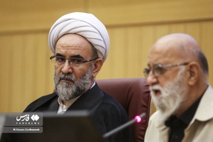 مهدی چمران رئیس شورای شهر تهران و حکمتعلی مظفری رئیس دیوان عدالت اداری 