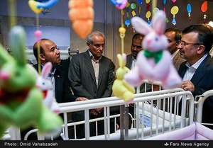 بازدید محمدرضا داورزنی رئیس فدراسیون والیبال و نصرالله سجادی معاون وزیر ورزش  از شیرخوارگاه آمنه