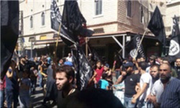پرچم داعش در لبنان